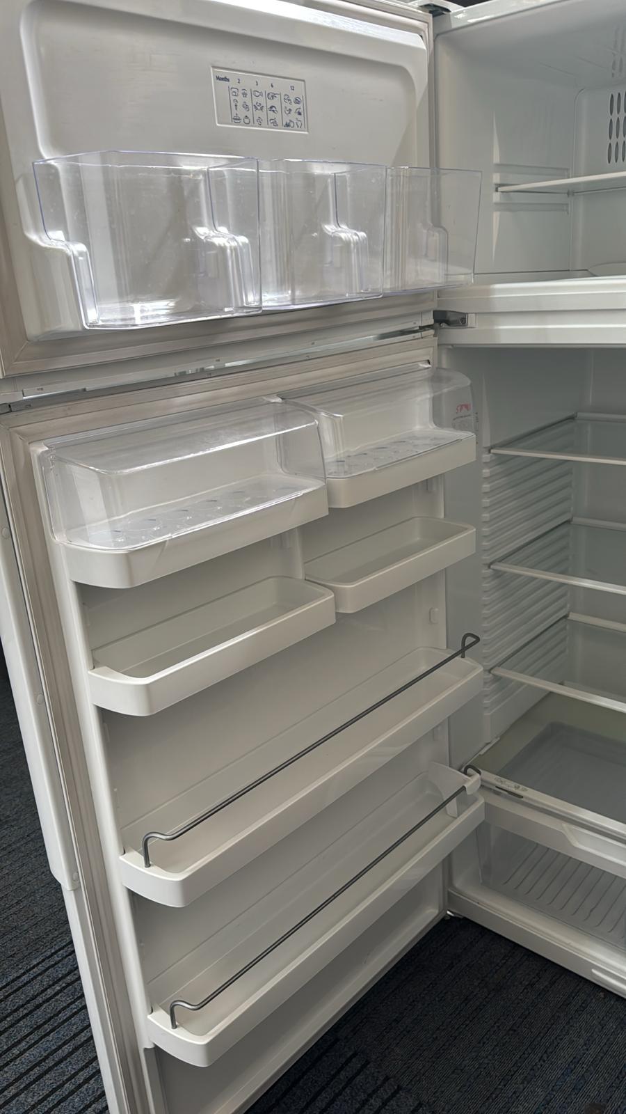 Fisher & Paykel Top Mount Fridge Freezer 517L, E521T (32540)