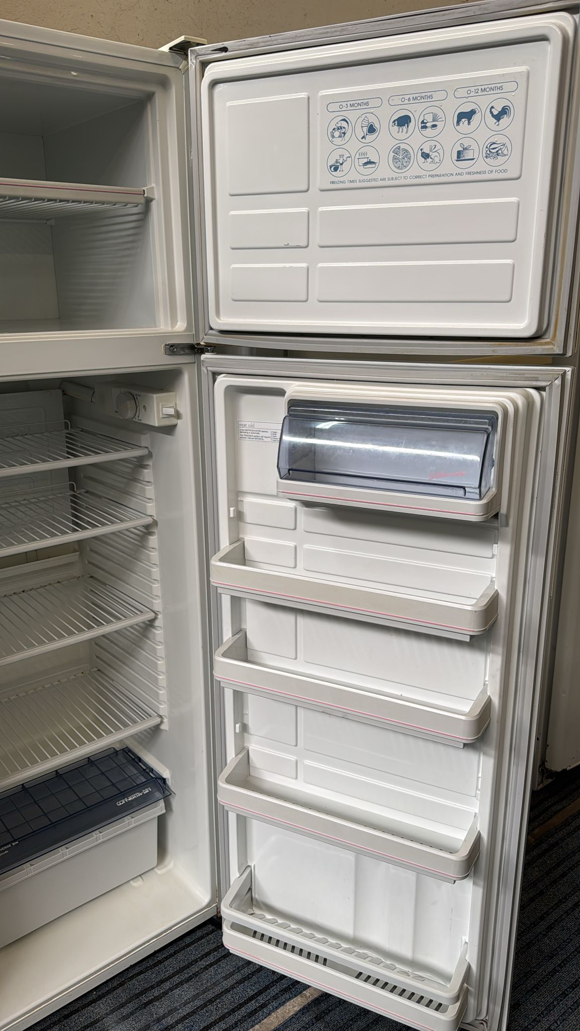 Westinghouse 351L Top Mount Fridge Freezer RE351G-3 (32529)