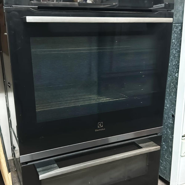 Electrolux Fan Forced Electric Wall Oven, EVEP26DSD, 6 months warranty (32553)