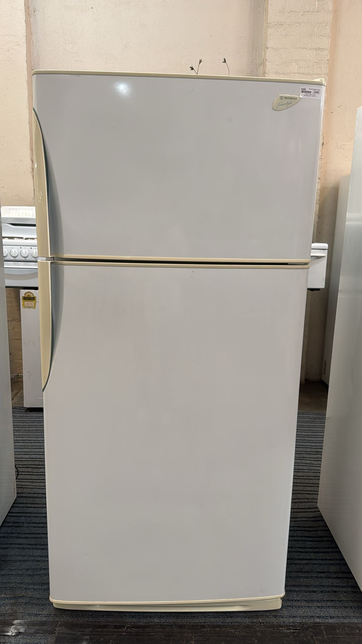 Westinghouse 530L Top Mount Fridge Freezer RJ532T-R (32669)