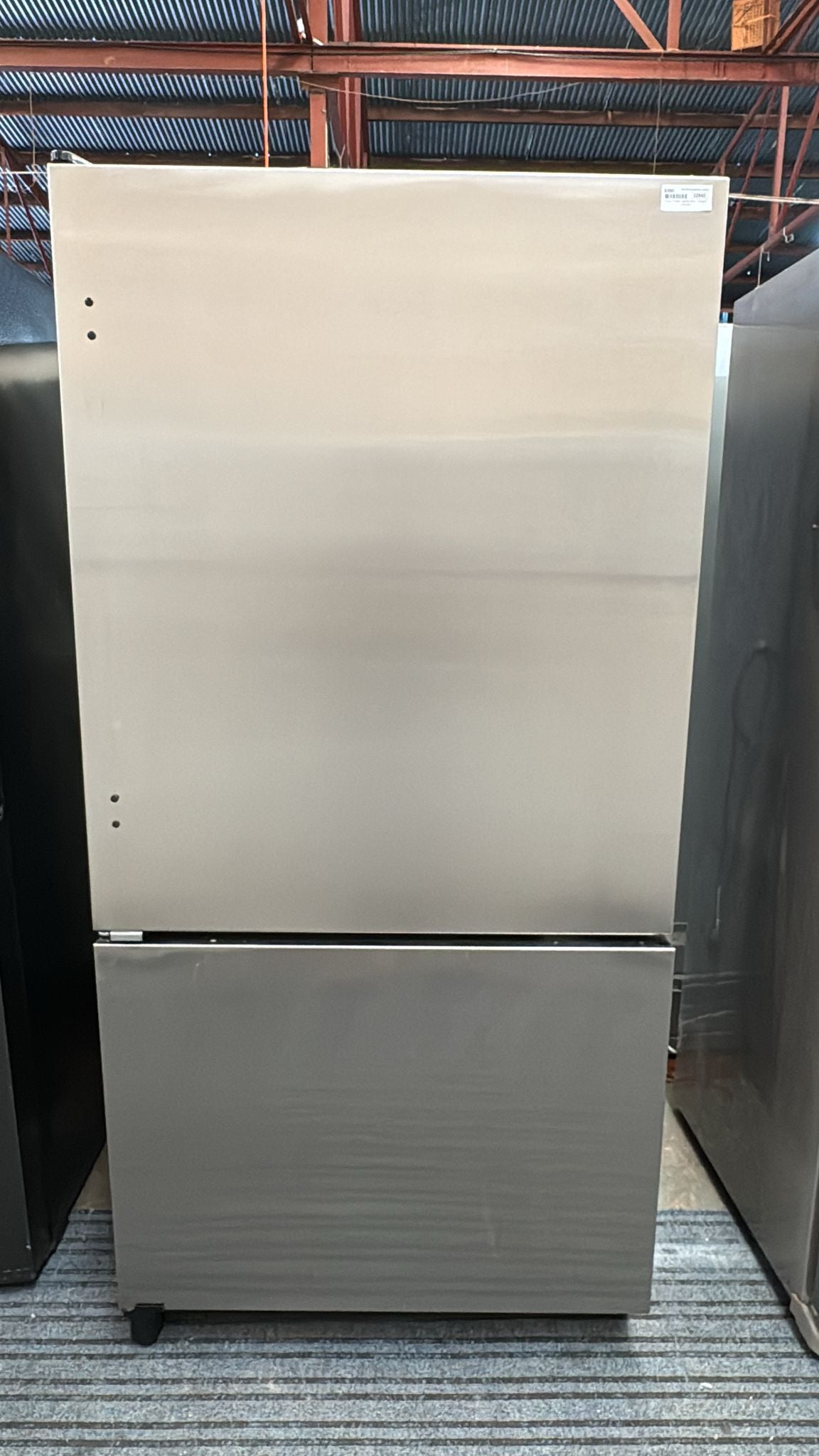 Amana Bottom Mount Fridge Freezer (32860)