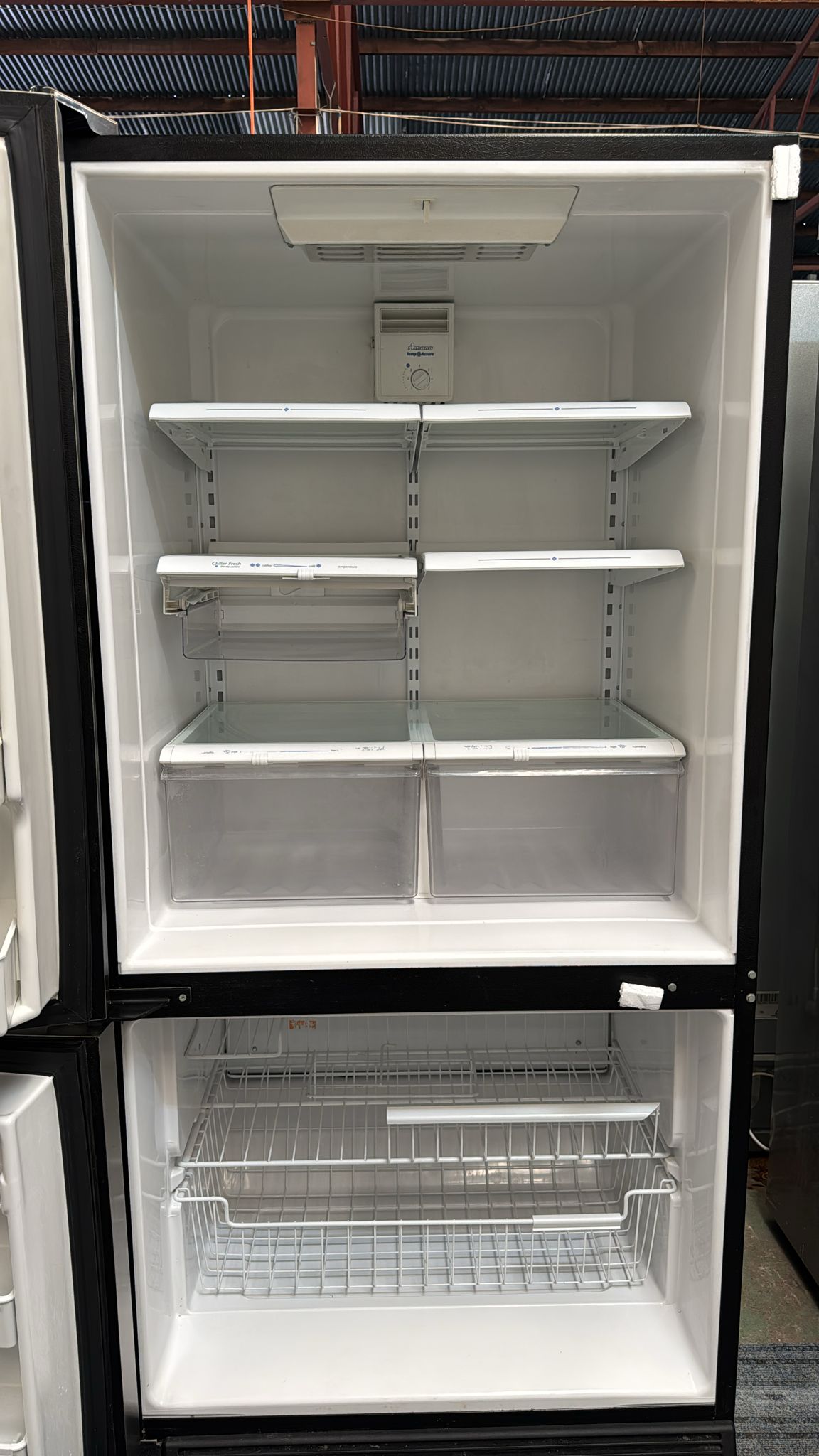 Amana Bottom Mount Fridge Freezer (32860)