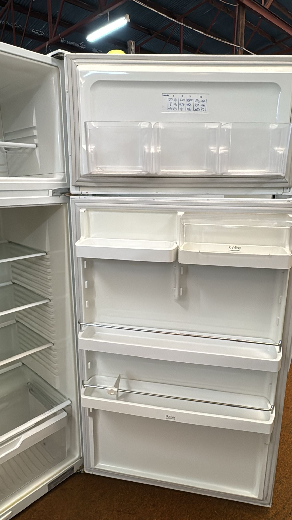 Fisher & Paykel Top Mount Fridge Freezer 517L, E521T (32874)
