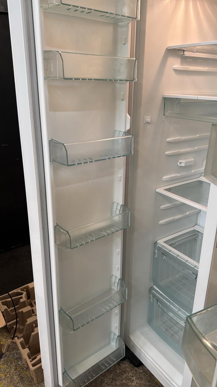 Westinghouse Side by Side Fridge Freezer 606L WSE6100WA*7