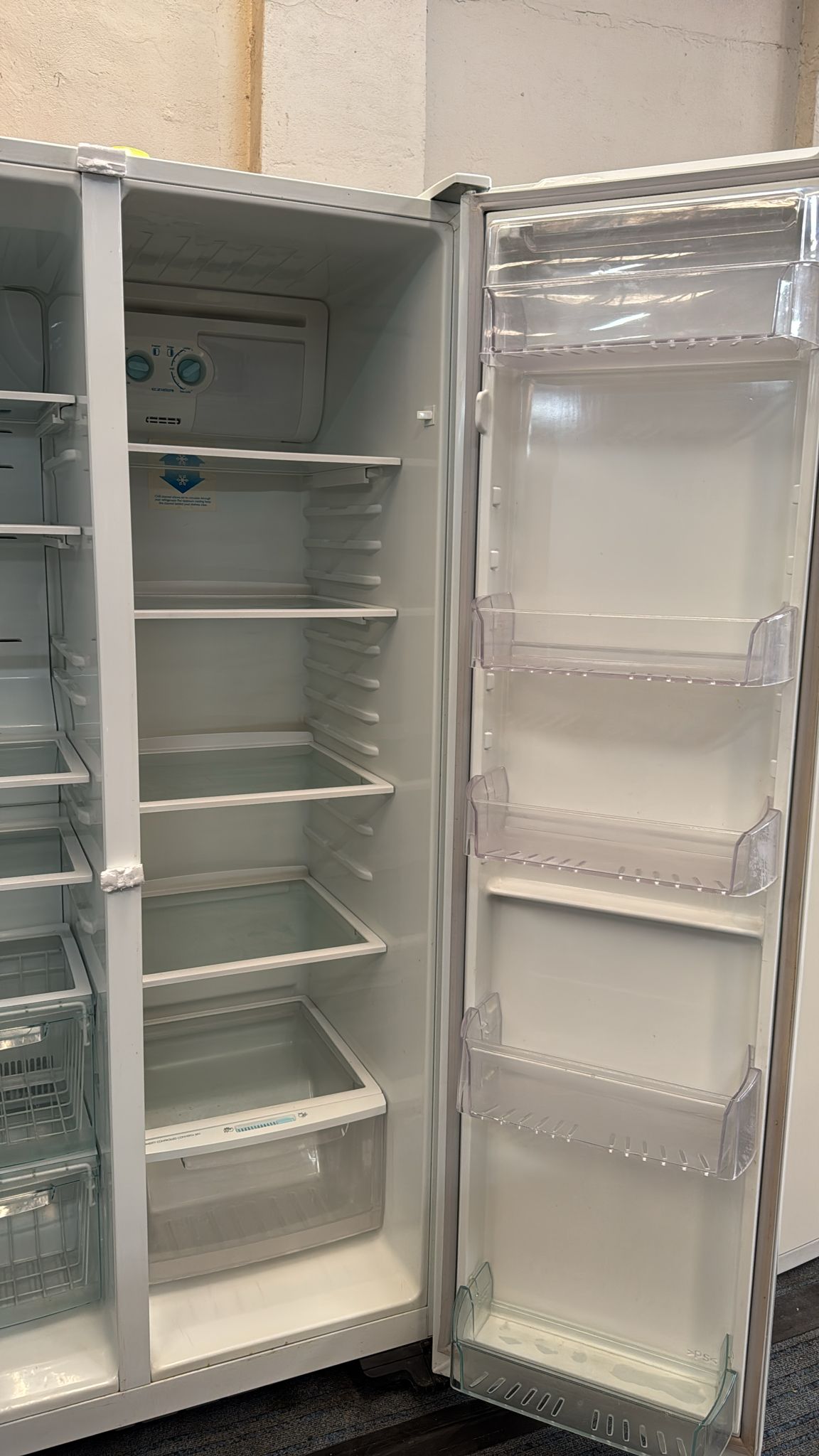 Simpson Side by Side Fridge Freezer 606L SSM6100WA (32904)