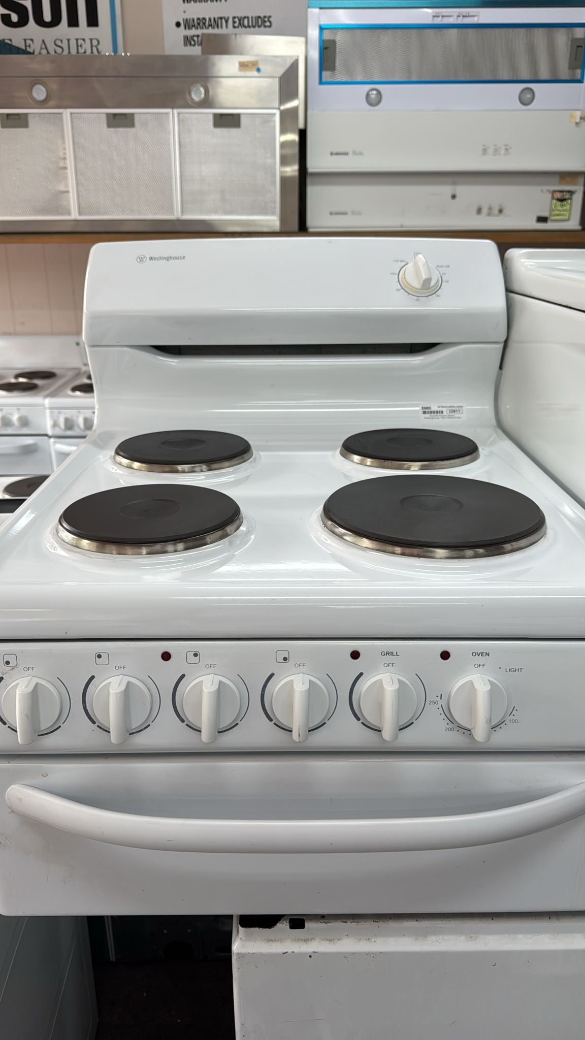 Westinghouse Fan Forced Natural Elevated Electric Stove,PEK1350W-R (32911)