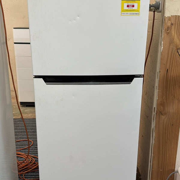 Chiq Top Mount Fridge Freezer 216L, CTM216W (32915)
