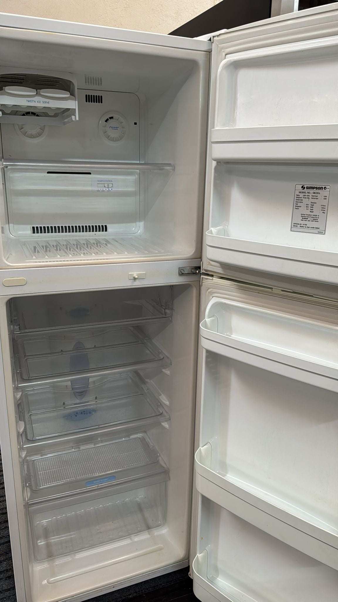 Simpson Fridge Freezer Top Mount 235L SR235A (32917)