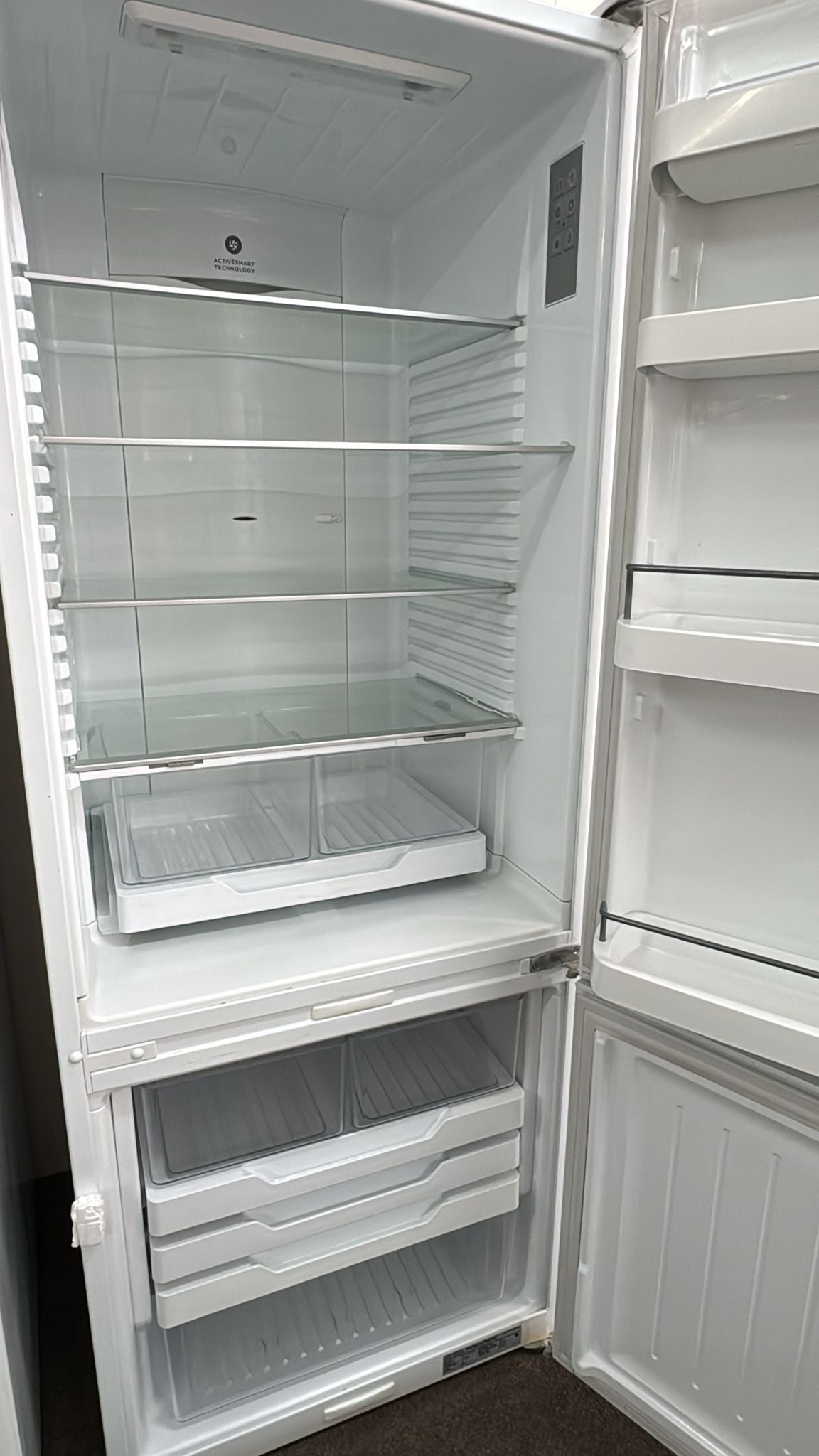 Fisher & Paykel Bottom Mount Fridge Freezer 403L (32920)