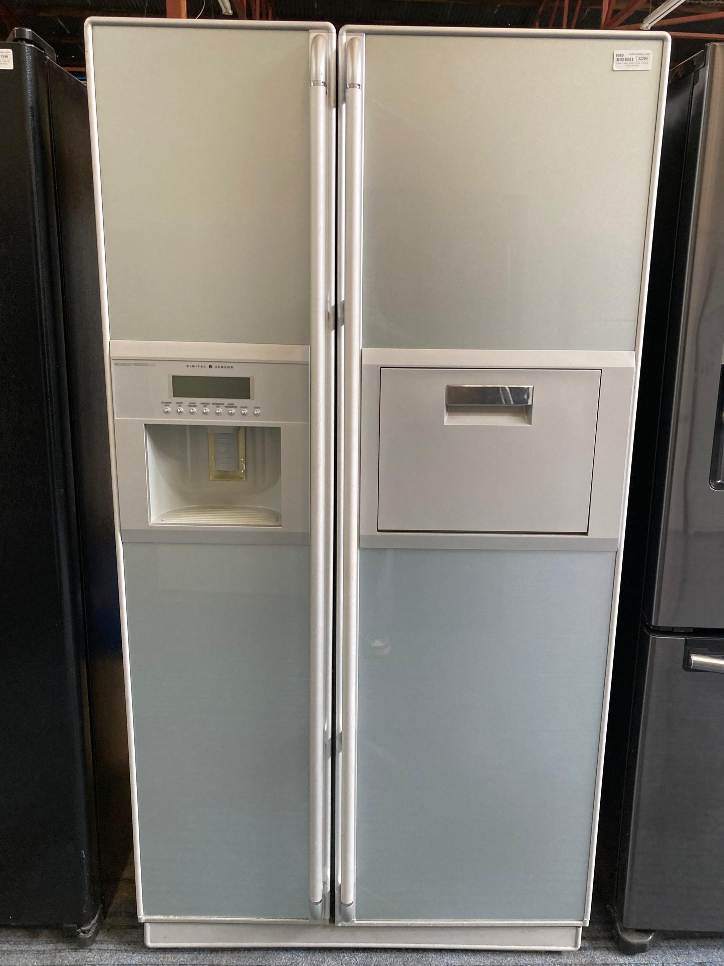 Omega Side by Side Fridge Freezer 616L FRR616S (32280)